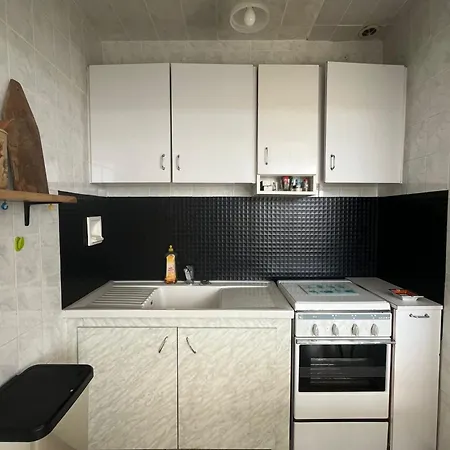 Comfortable With Sea View Apartmán